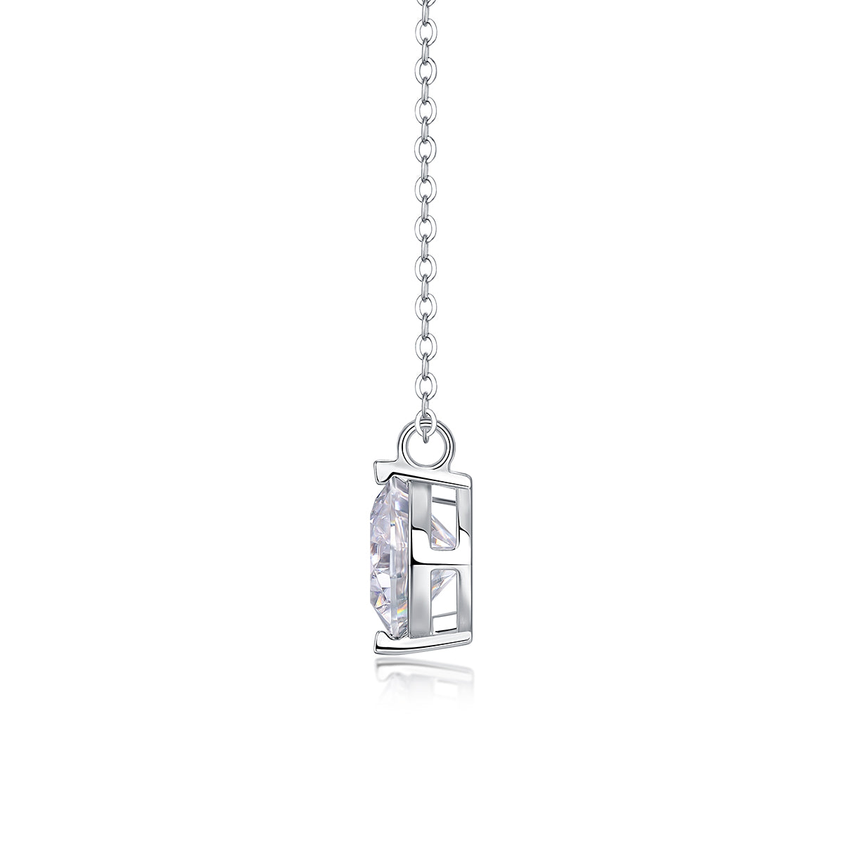 Fashionable And Luxurious Moissanite Diamond Pendant Necklace