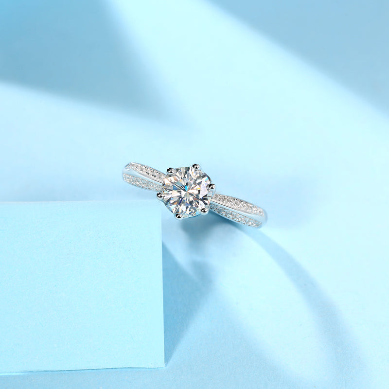 Moissanite Diamond Wedding/Engagement Ring Luxury Fashion Silver