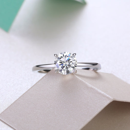 Classic 4 Prong Luxury Fashion Silver Ring Set With Moissanite Diamond